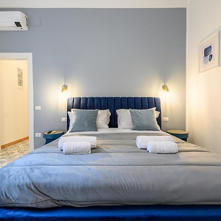 Guest House 121 Charming Apartment Napels Buitenkant foto