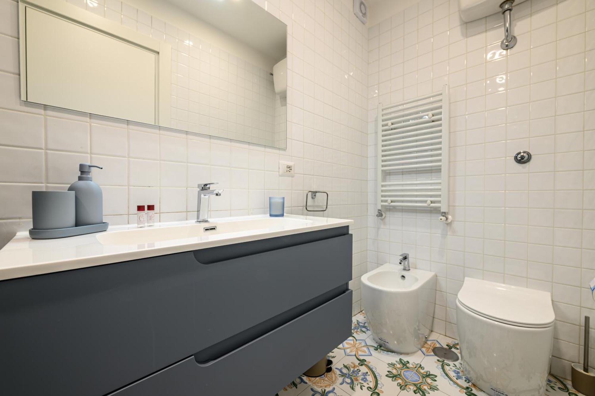 Guest House 121 Charming Apartment Napels Buitenkant foto