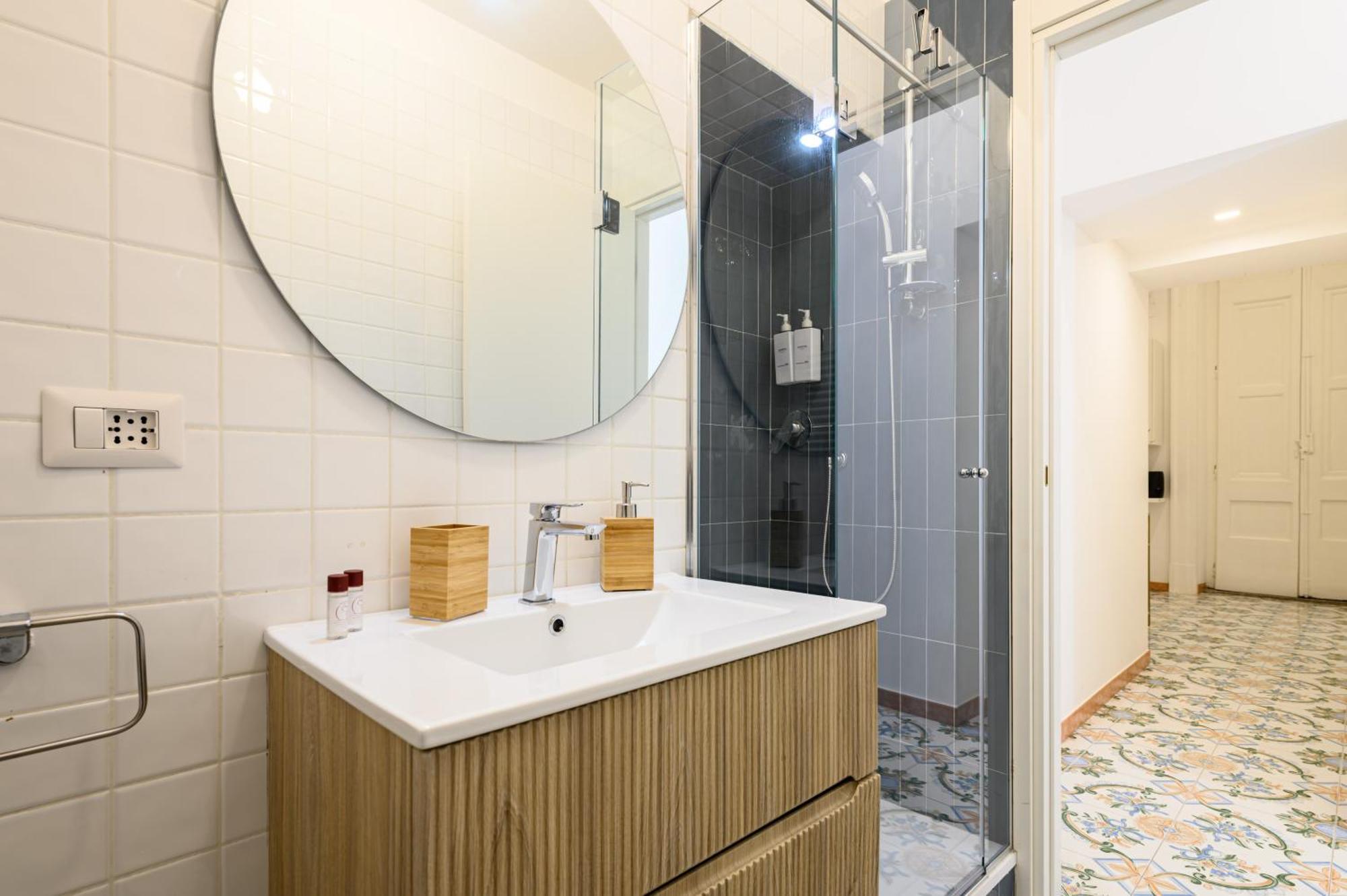 Guest House 121 Charming Apartment Napels Buitenkant foto