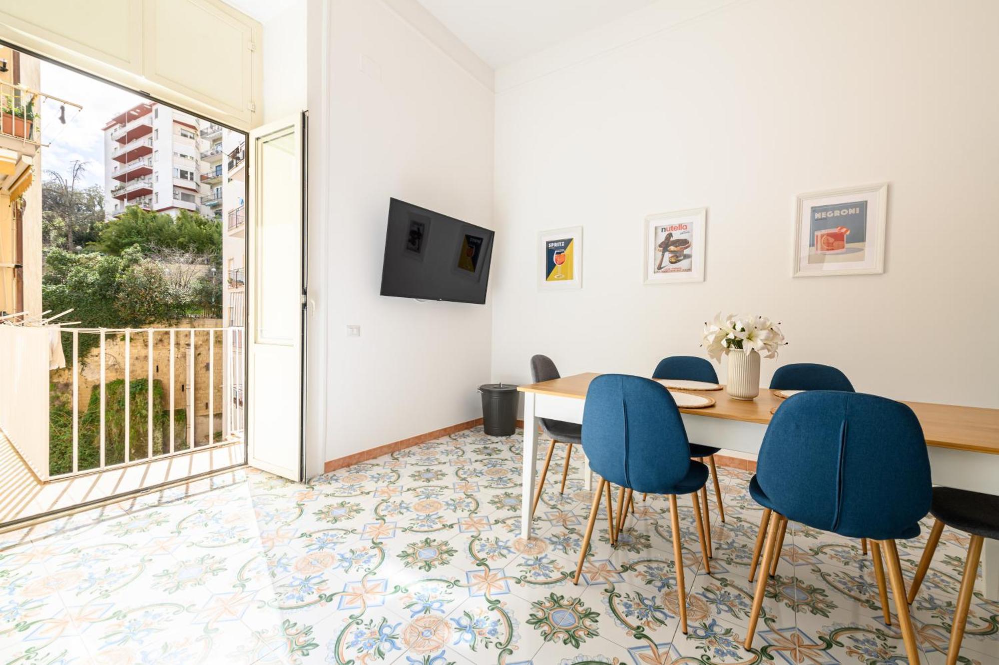 Guest House 121 Charming Apartment Napels Buitenkant foto