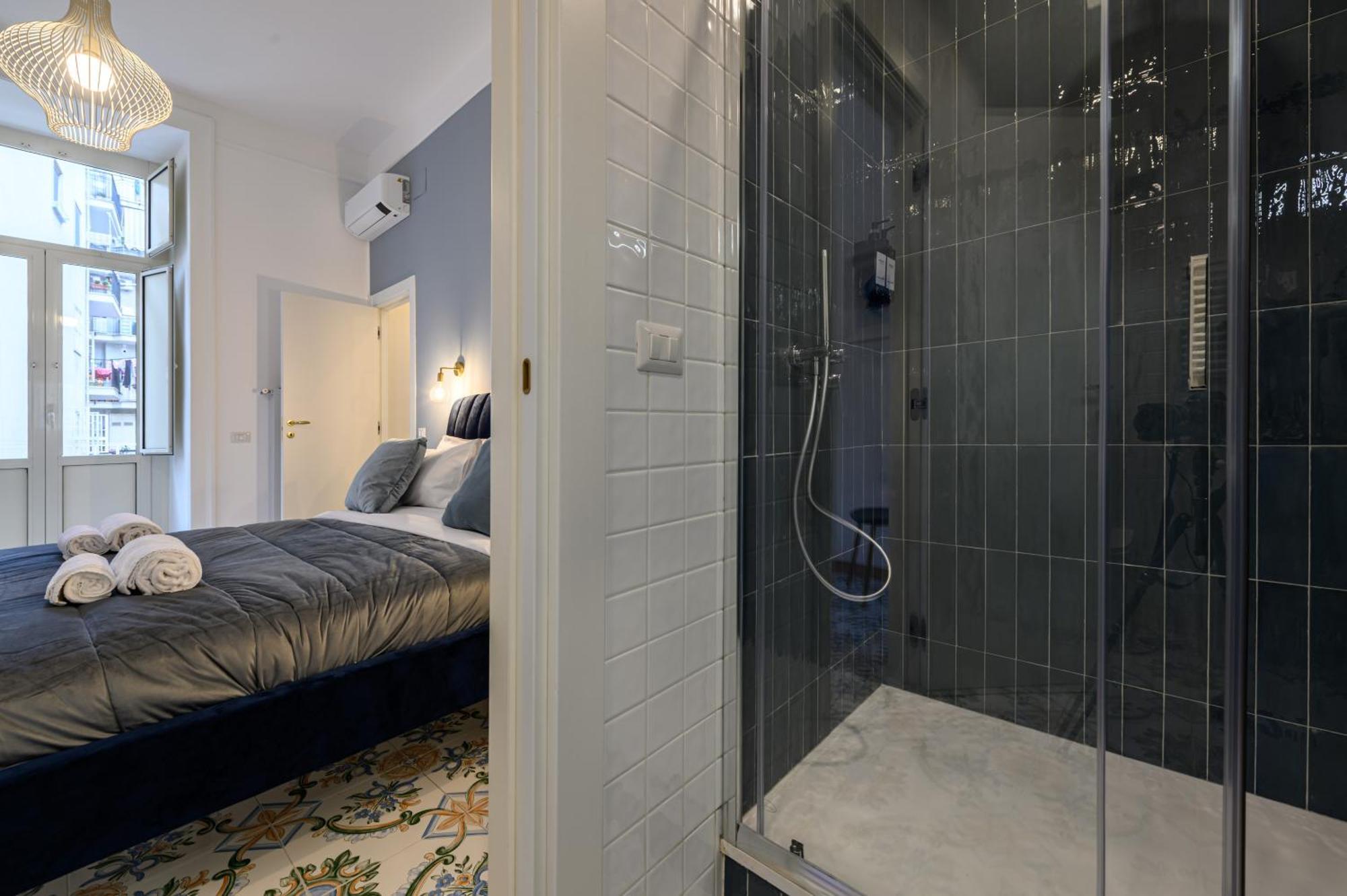 Guest House 121 Charming Apartment Napels Buitenkant foto