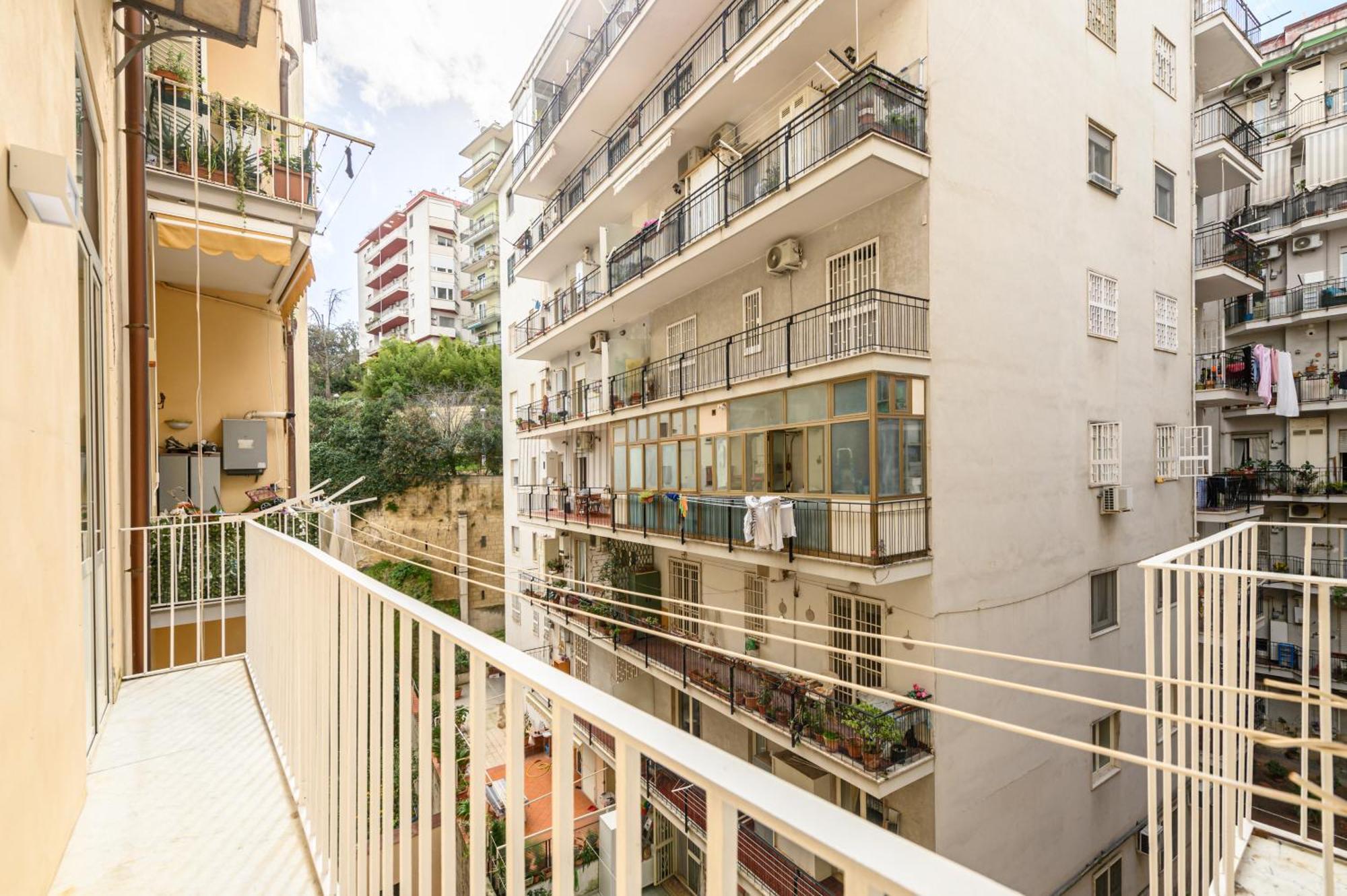 Guest House 121 Charming Apartment Napels Buitenkant foto